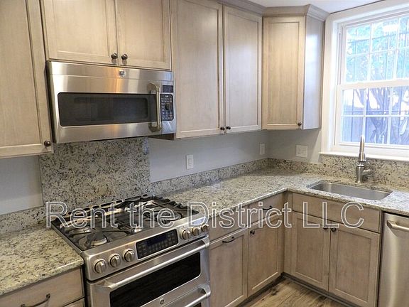 2nd image of 231 14th St NE