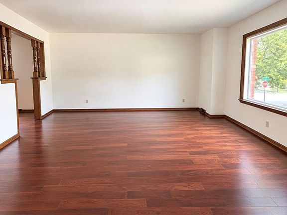 4th image of 207 SE Claremont St