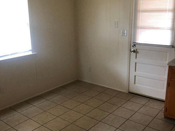 4th image of 2754 Wayside Dr E