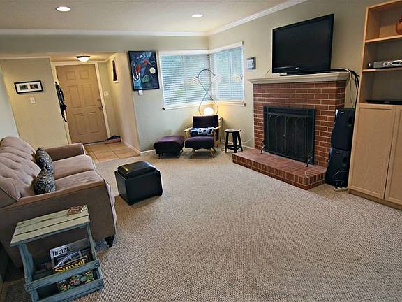 4th image of 143 Fern Ct