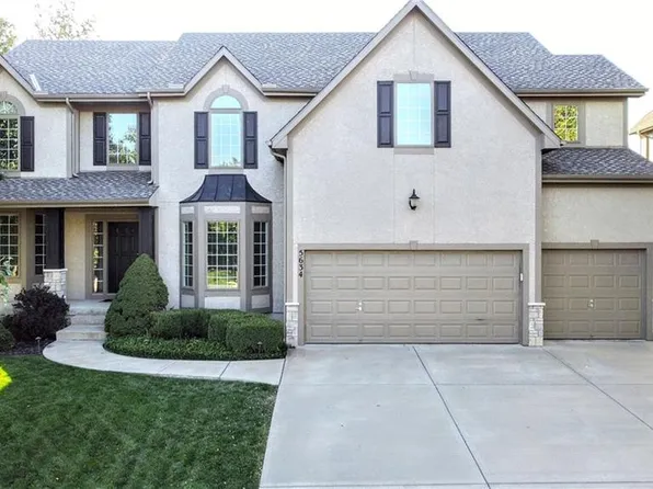 5634 Roundtree St, Shawnee, KS 66226