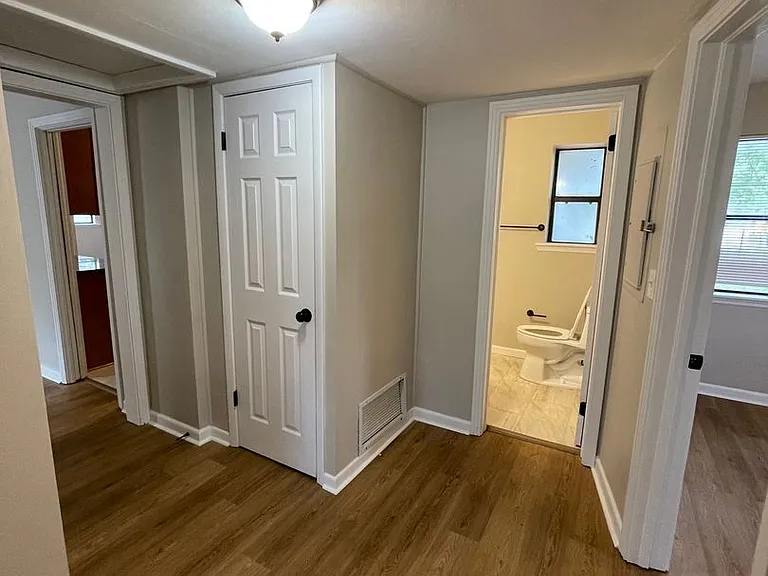 5247 Cleveland Rd — Photo 10