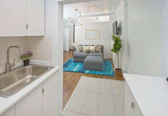 4th image of 32 W 37th St APT 3