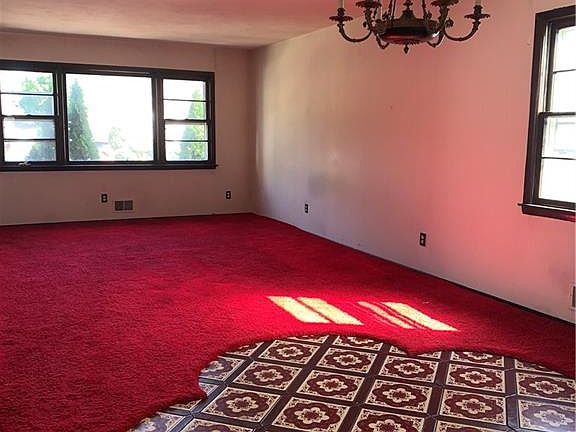 4th image of 42 Hitchcock Ave