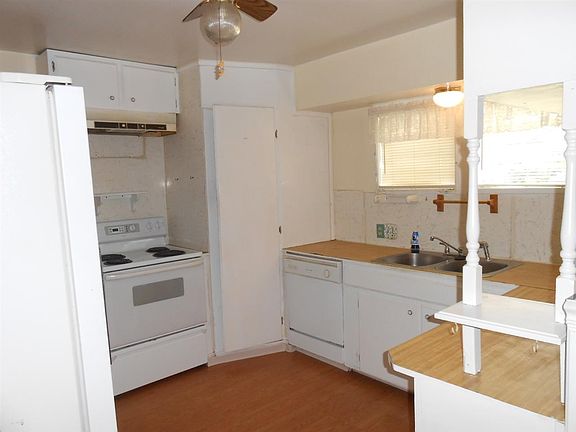 2nd image of 2490 Oliver Ave