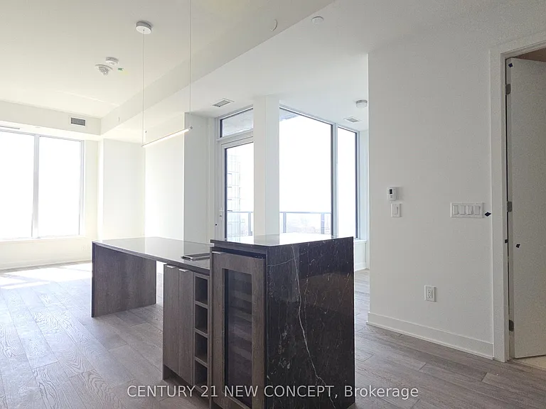 11 Yorkville Ave #5602 — Photo 5