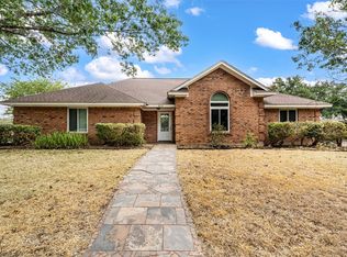 812 Regina Dr, Hewitt, TX 76643