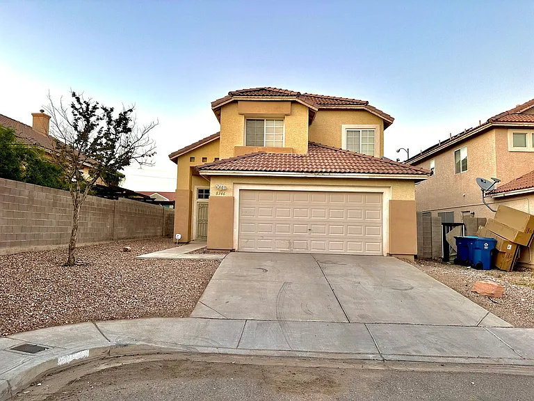 8346 Fame Ave — Photo 1