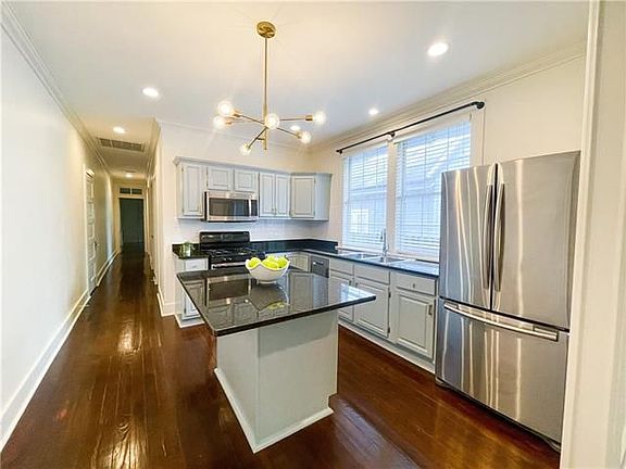 4th image of 223 N Murat St