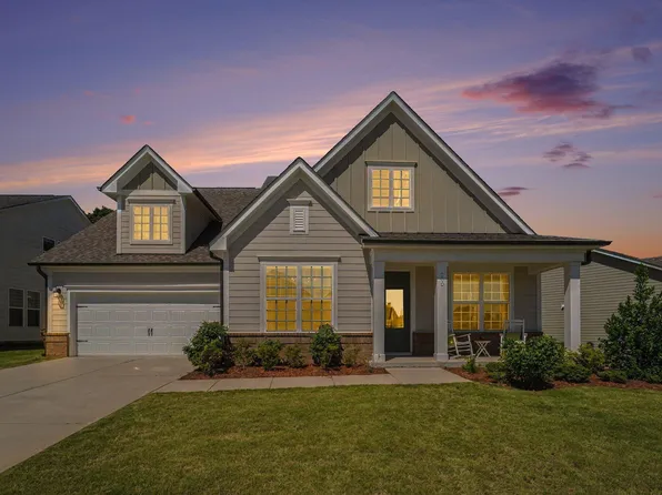 200 Wonderberry Way, Holly Springs, NC 27540