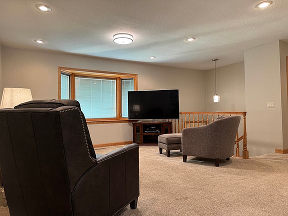 5th image of 401 Johnson Circle