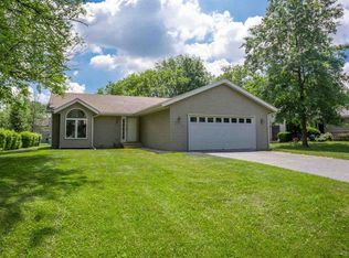 216 Picadilly Dr SE, Poplar Grove, IL 61065