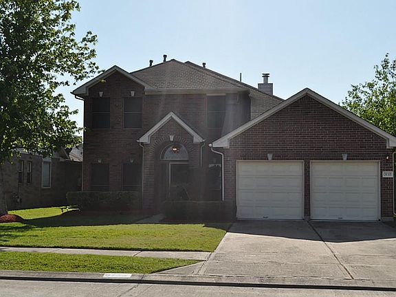3rd image of 3130 Pickwood Dr