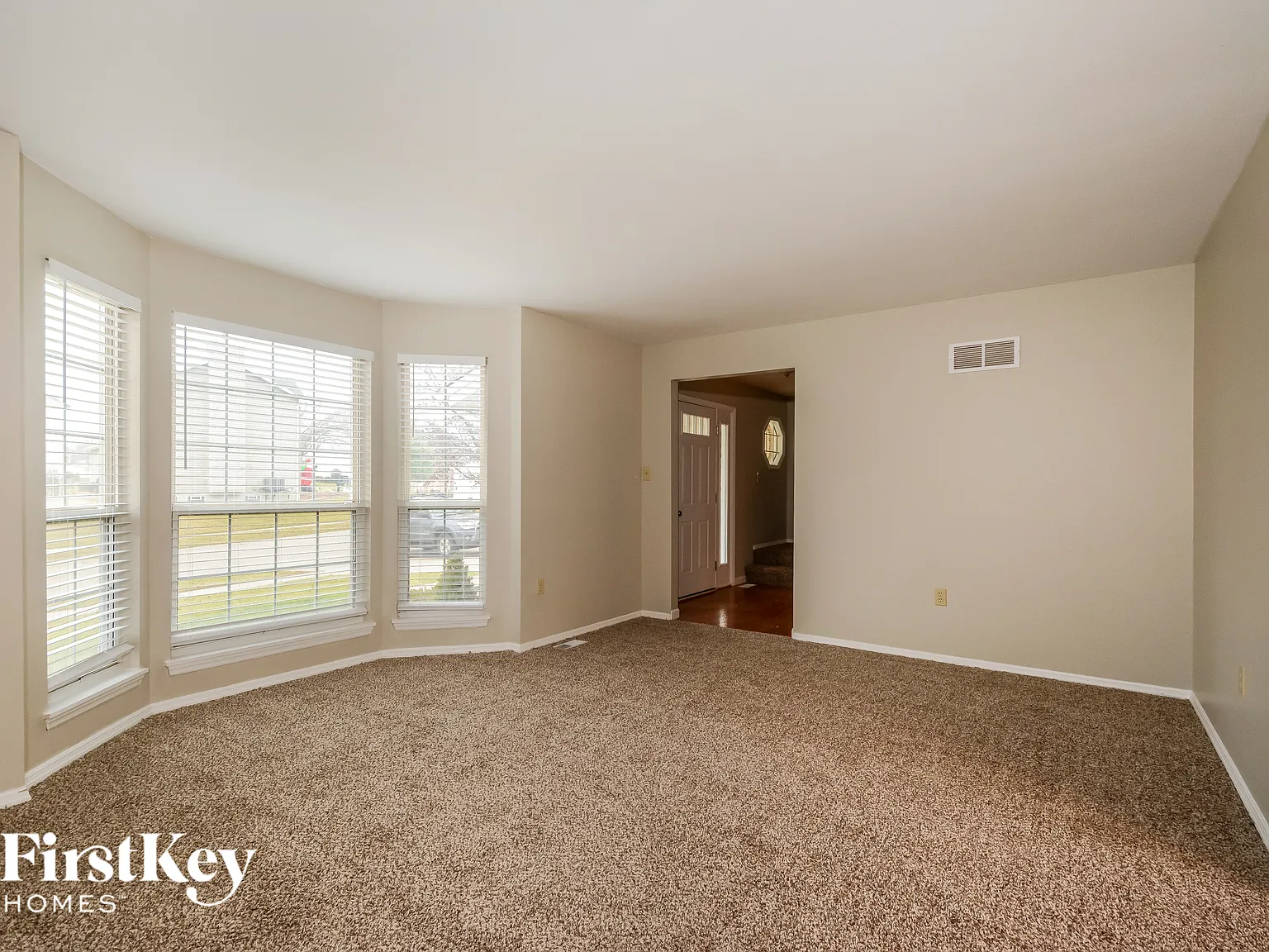 4 bed, 3.5 bath, 2858 sqft, $2,850 — Photo 3