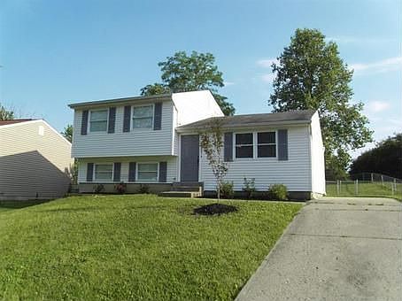 2nd image of 2001 Woodcrest Dr