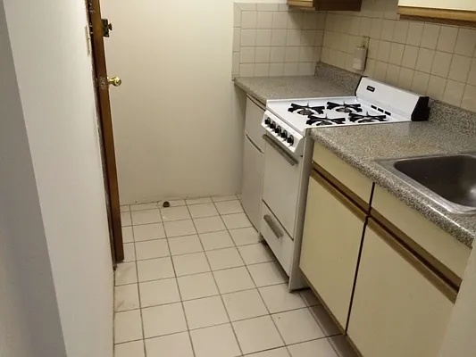 Rented by Alexiou Realty | media 6