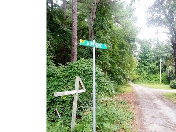 2nd image of 72 Nowhere Ln