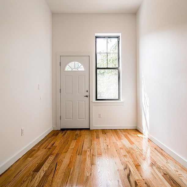 1st image of 869 Park Pl #3GS