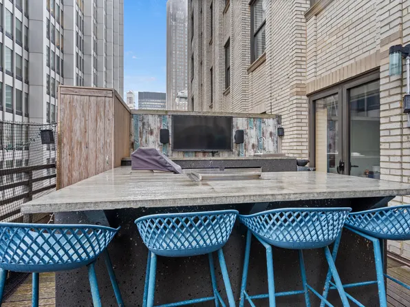 20 Pine Street image 15 of 17