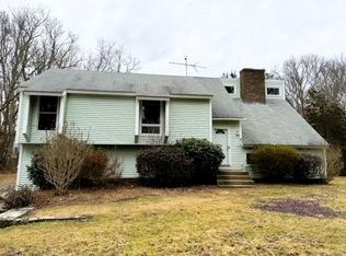 4 Glendale Cir, North Kingstown, RI 02852