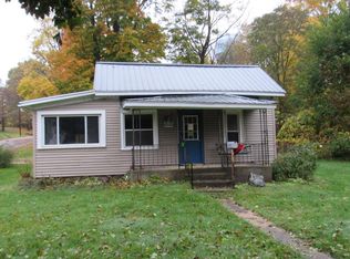 704 N Michigan Ave, Hastings, MI