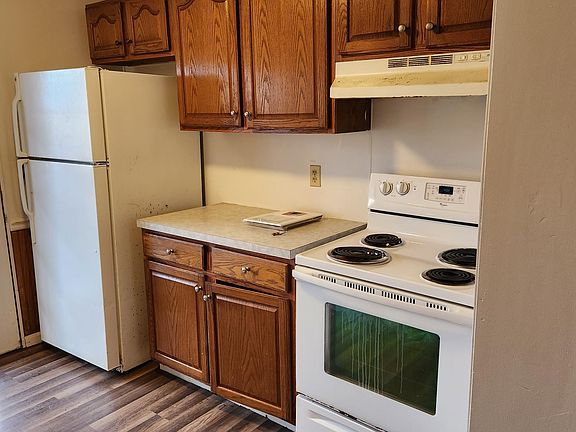 3rd image of 319 E Weidman St
