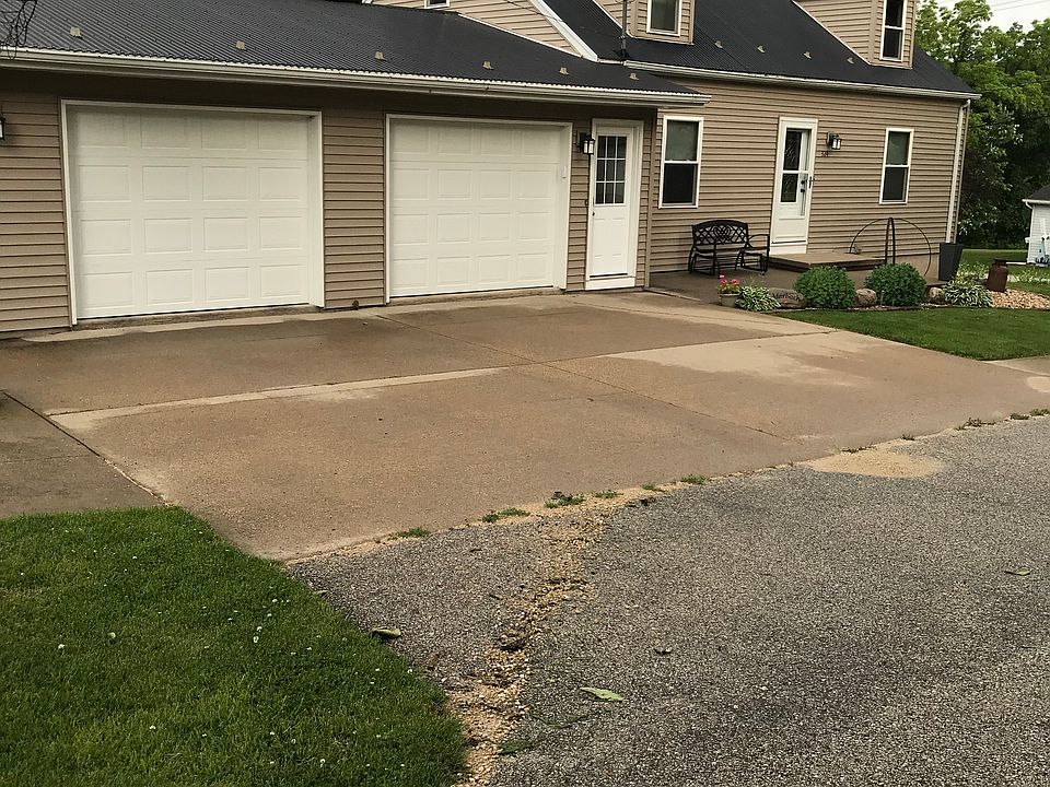 1st image of 324 S Park St