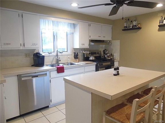 5th image of 1669 Meadow Dr