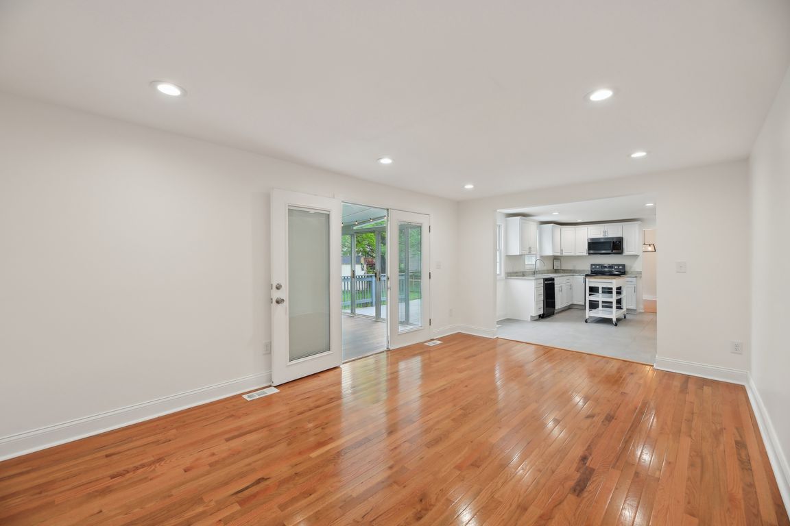 Millstream Dr-2204-008.jpg