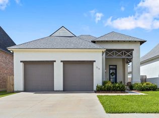 214 San Marcos Dr, Youngsville, LA 70592