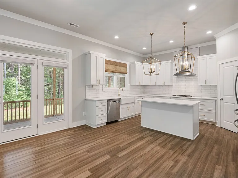 500 Kings Lake Way — Photo 9