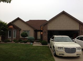 43014 Tomlinson Dr, Clinton Township, MI 48038