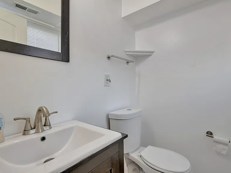 5338 Jay St NE — Photo 6