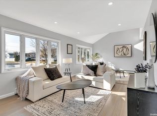 18 Cheryl Rd, Massapequa, NY 11758