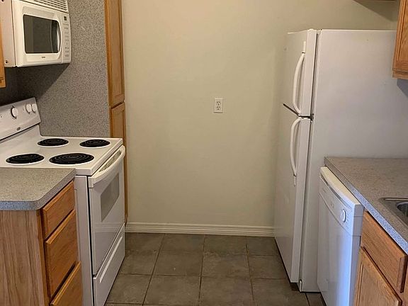 3rd image of 1518 Magnolia Ave #G