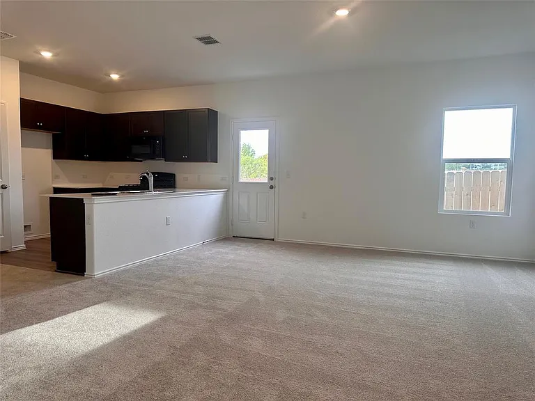 2525 Willkomen Way — Photo 15