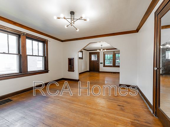 4th image of 4908 E 10th St #4908