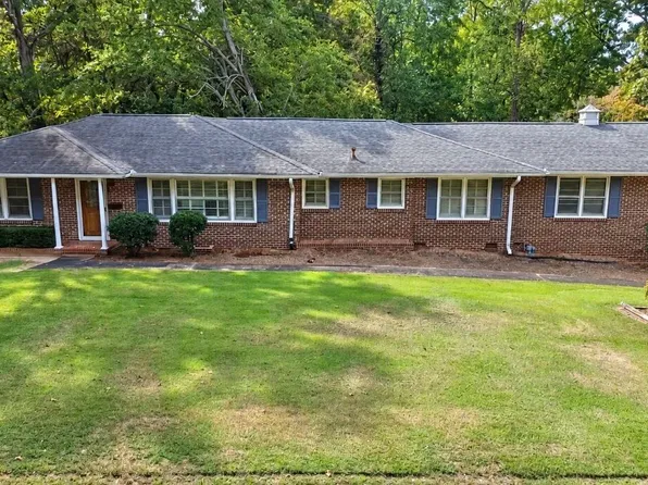 338 Ellen St, Hartwell, GA 30643