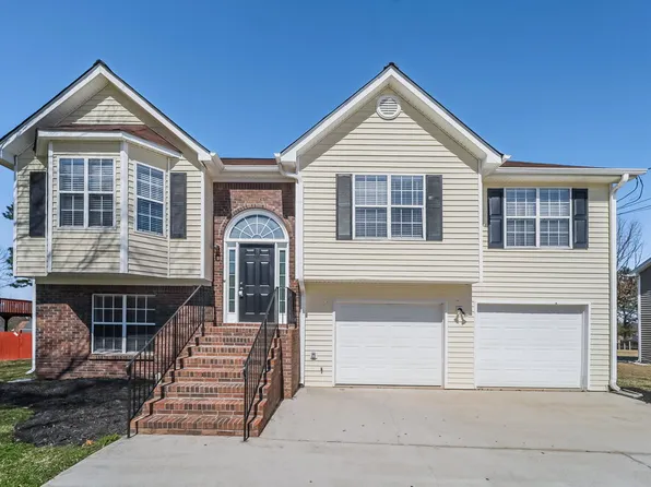 2710 Luke Dr, Ellenwood, GA 30294