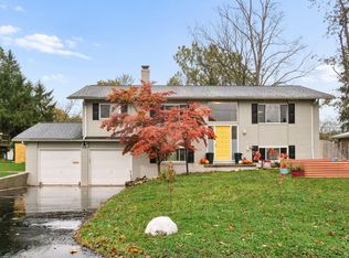 958 Thomas Ln, Columbus, OH 43220