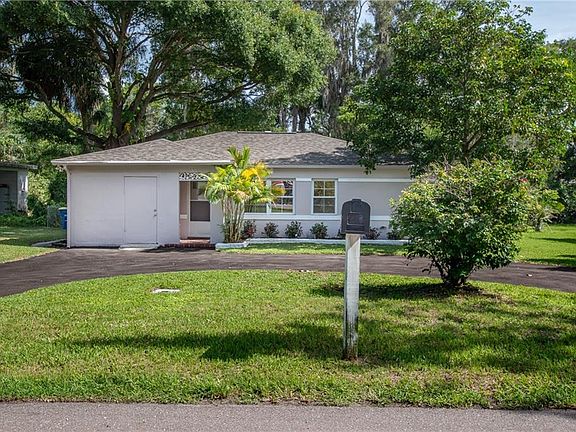 2nd image of 1366 Pinebrook Dr