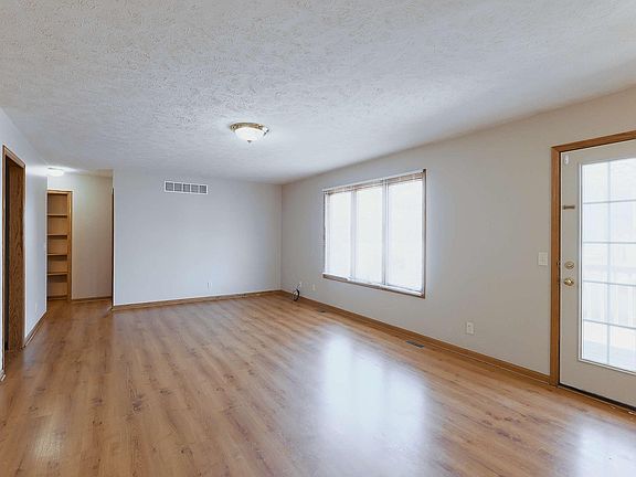 3rd image of 8604 Delphinium Ln