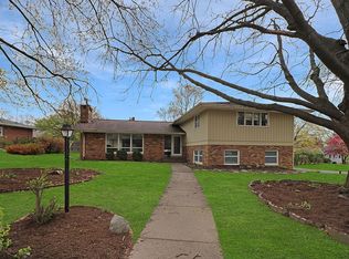 5908 N Trenton Ln, Peoria, IL