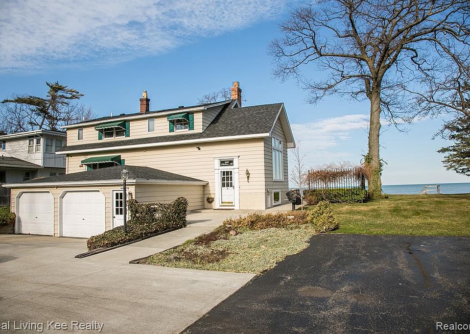 5076 Lakeshore Rd Fort Gratiot Mi 48059 Zillow