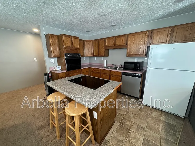 3 bed, 3.0 bath, 1680 sqft, $2,400 — Photo 4