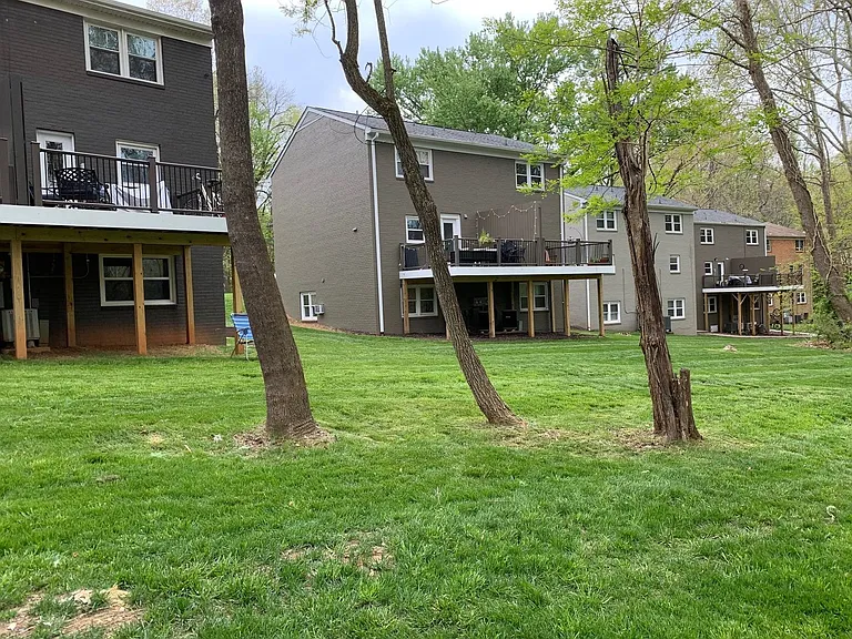 247 Stribling Ave — Photo 3