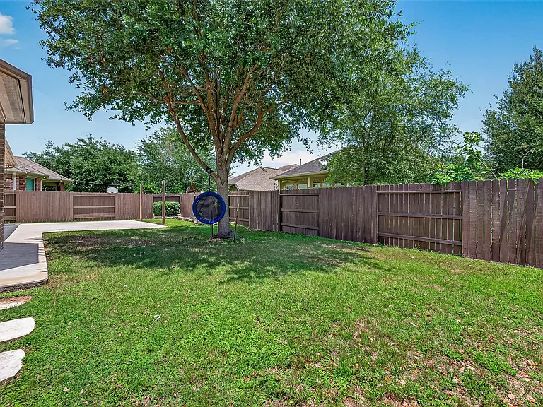 10031 Esslemont Ct — Photo 46