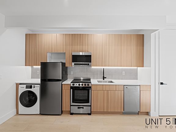 4th image of 255 Clarkson Ave #1F