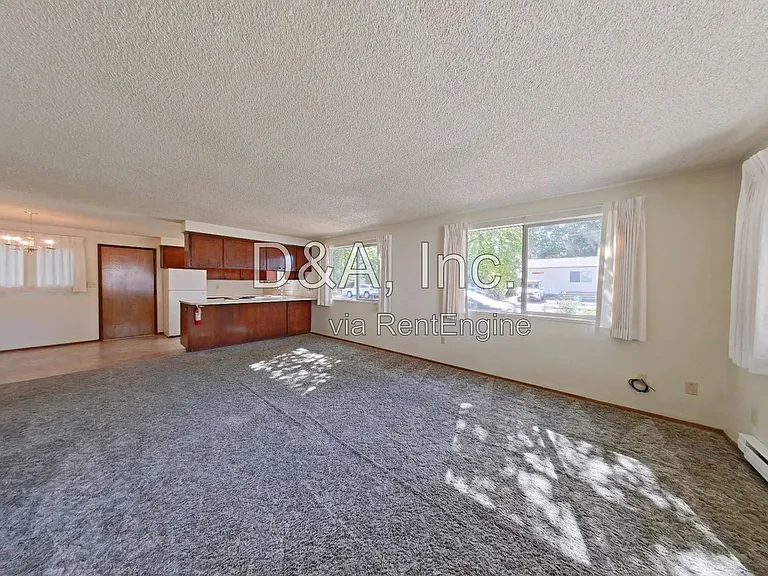 905 NW 27th St — Photo 2