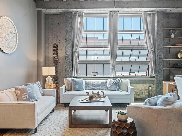 201 4th St APT 403, Oakland, CA 94607
